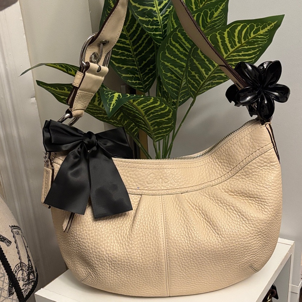 🖤Coach Cream Soho Hobo🖤